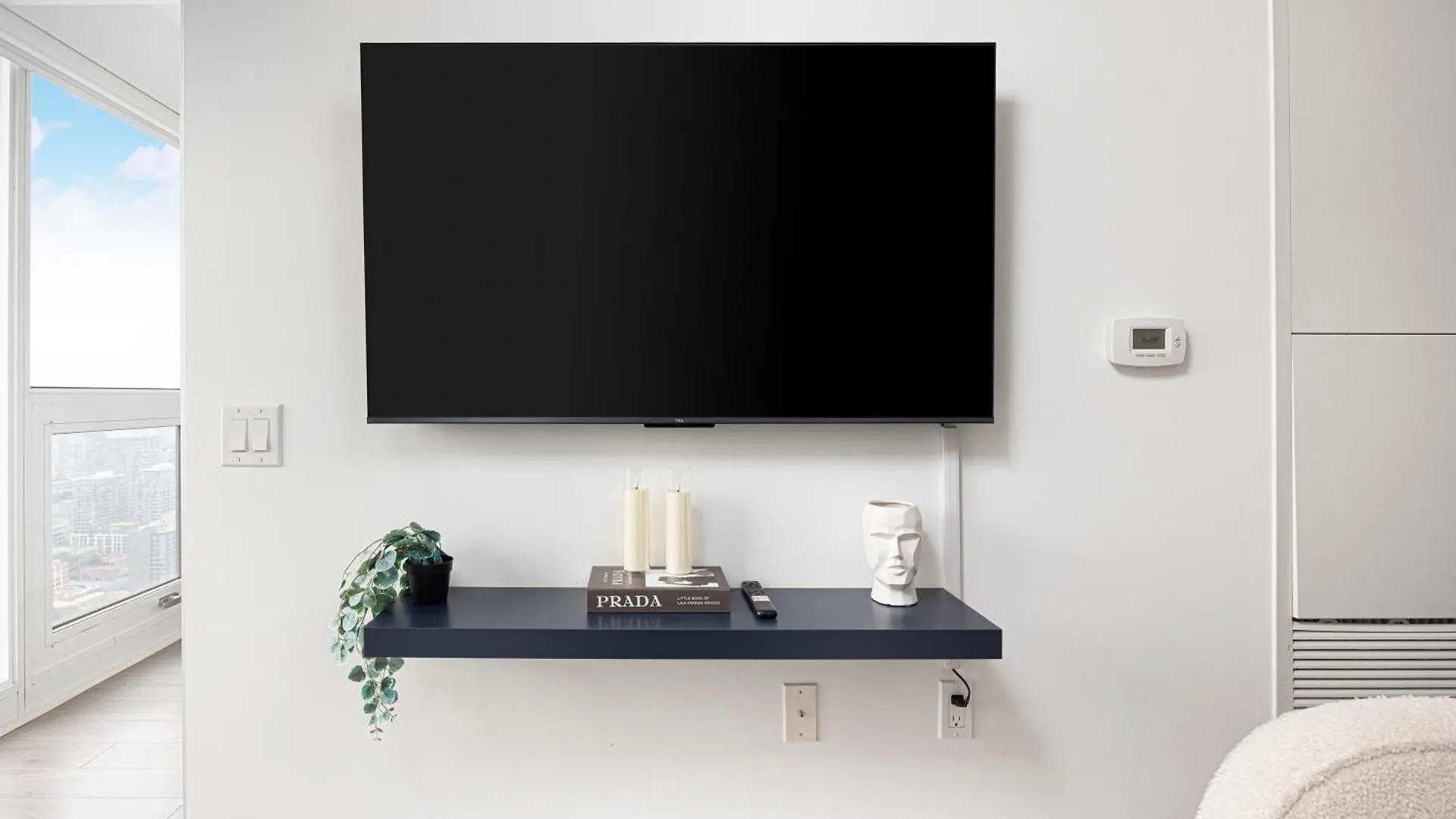 Luxury And Spacious Suite Steps To Eaton Center Toronto Apartment